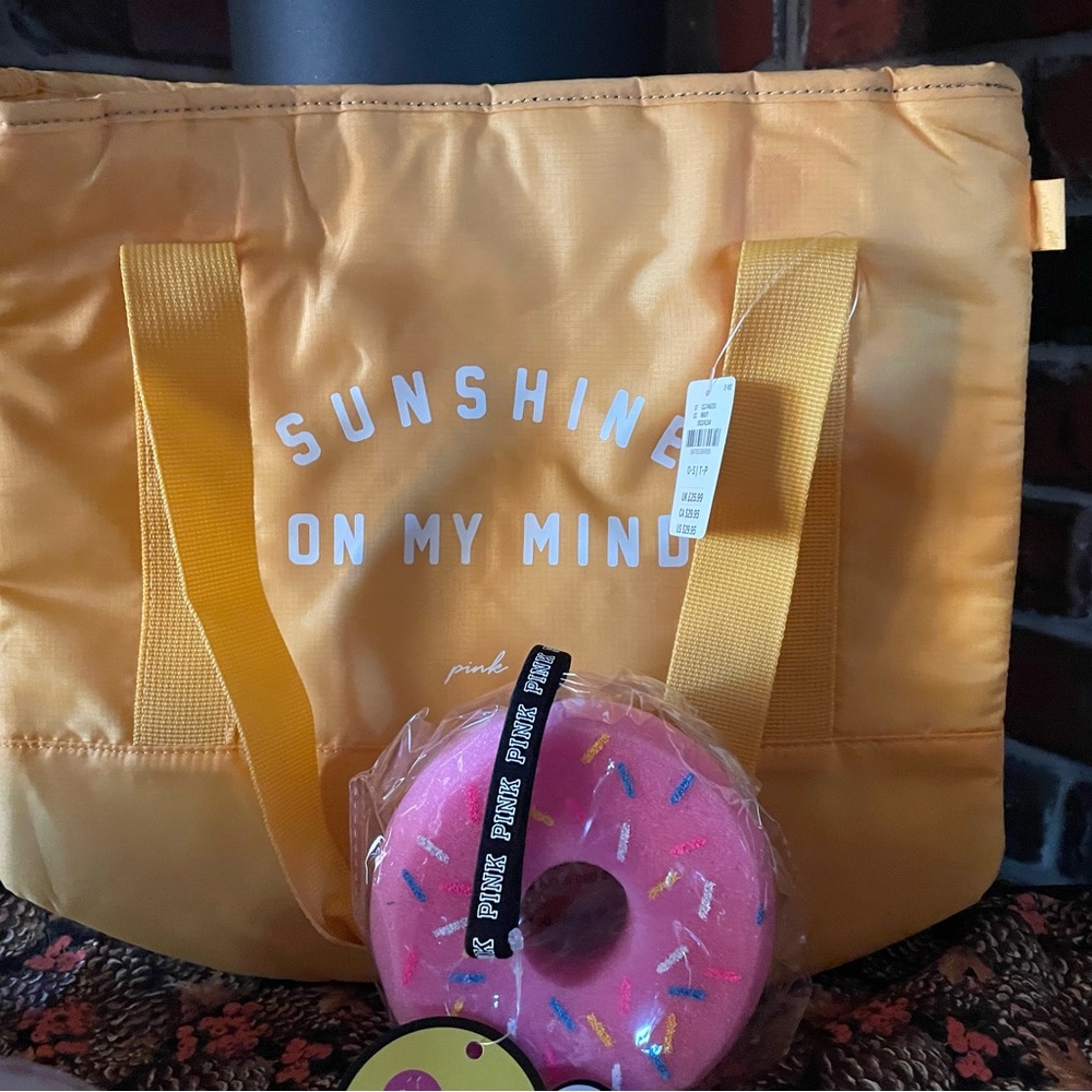 Victoria secrets beach tote, insulated, NWT $7 and free shipping